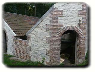 entrée du lavoir de Villy