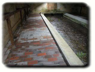 vue intérieure du lavoir de Villy